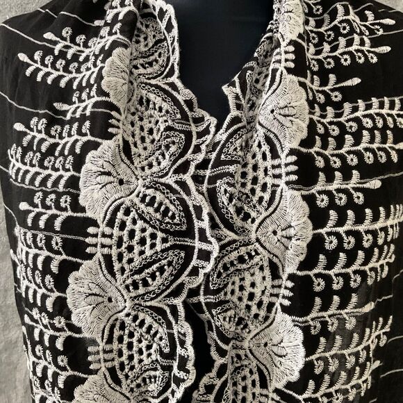 Floreat Women’s infinity Scarf One Size multipurpose embroidered lace. - Picture 4 of 10